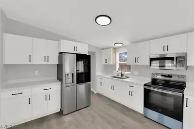 81 East Stagecoach Road Kitchen