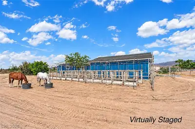 81 East Stagecoach Road Stable