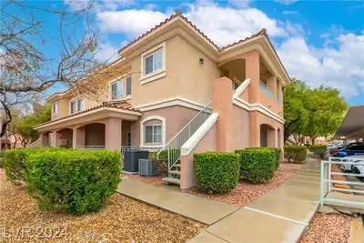 352 Amber Pine Street 201, Las Vegas