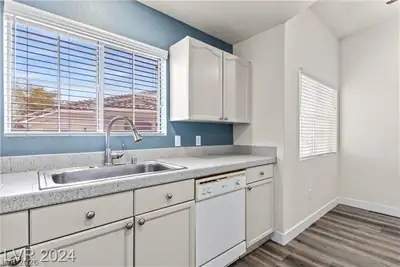 352 Amber Pine Street 201 