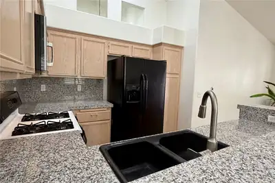 1809 Lyell Canyon Lane, Las Vegas, NV 89134 Kitchen