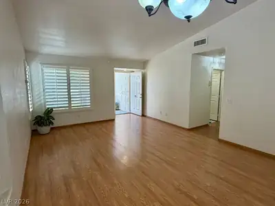 1809 Lyell Canyon Lane 