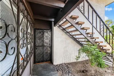 1405 Vegas Valley Drive 51 Entry
