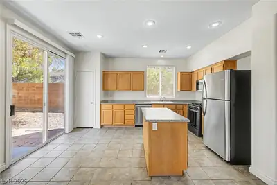 2392 Predera Avenue, Henderson, NV 89052 Kitchen