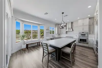 2948 Foxtail Creek Avenue Kitchen