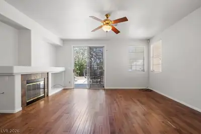 1028 Country Skies Avenue Living Room