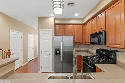 9860 Twilight Walk Avenue Kitchen