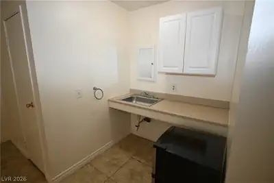 303 Eastminister Court 2 Kitchen