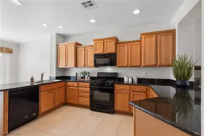 3931 Shetland Pony Street, Las Vegas, NV 89122 Kitchen