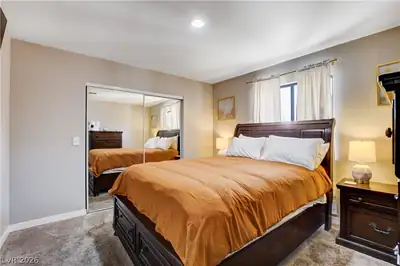 5576 West Rochelle Avenue 32D Bedroom
