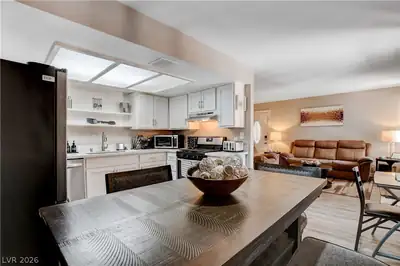 5576 West Rochelle Avenue 32D Kitchen