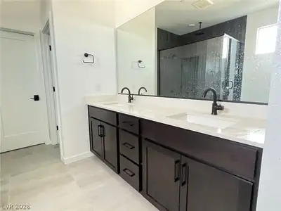 3212 Cristallo Avenue Primary Bathroom