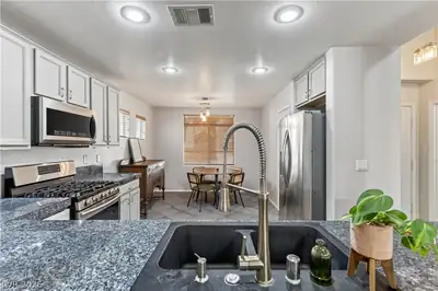 5925 Willis Street, North Las Vegas, NV 89031 Kitchen