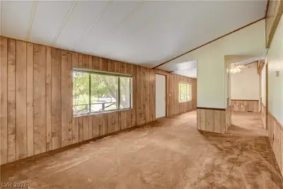 660 Scott Avenue Living Room