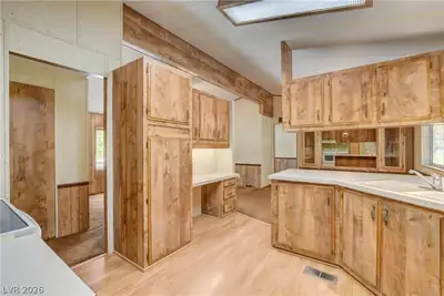 660 Scott Avenue Kitchen