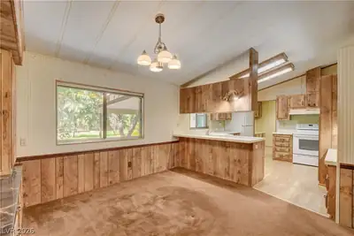 660 Scott Avenue Dining Area