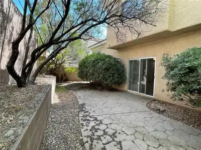 2025 Nightrider Drive Yard