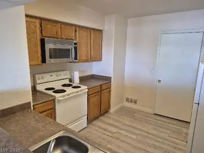 7255 West Sunset Road 2164 Kitchen