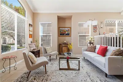 171 Tayman Park Avenue Living Room