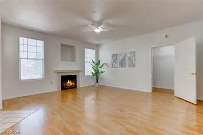 5855 Valley Drive 1077 Living Room