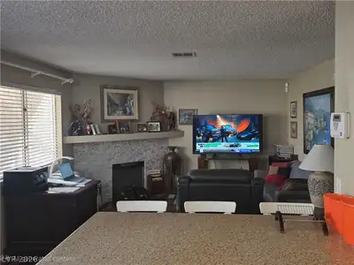 932 Boulder Mesa Drive 102 Living Room