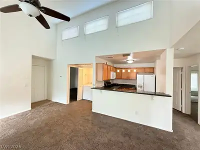 3145 FLAMINGO Road 2043 Living Room