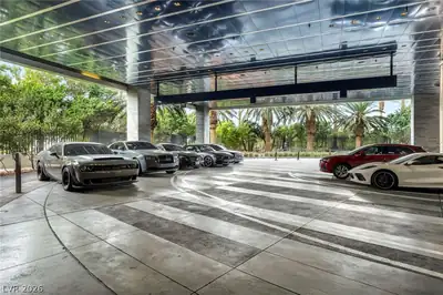 4381 West Flamingo Road 1007 Parking