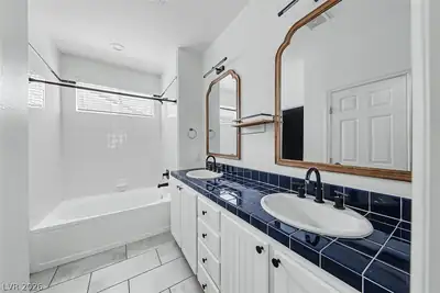 7609 Aspen Color Street Primary Bathroom