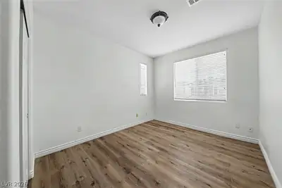 7609 Aspen Color Street Bedroom