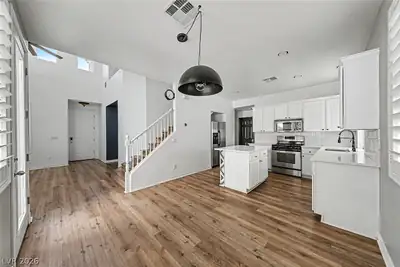 7609 Aspen Color Street Kitchen
