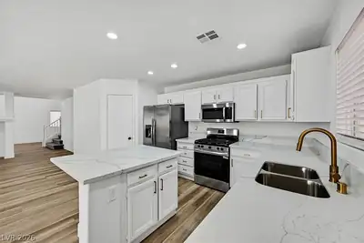 6729 Montezuma Castle Lane Kitchen