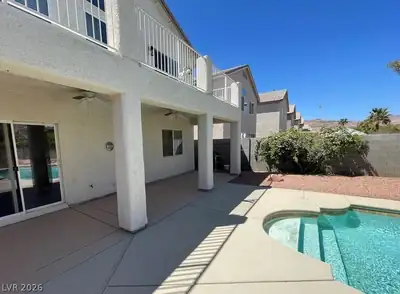 9174 RED CURRANT Avenue Yard