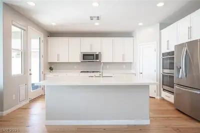 10184 Ocher Valley Avenue Kitchen