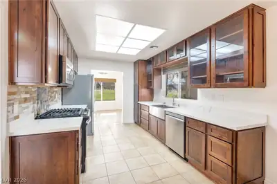 2821 Linkview Drive Kitchen