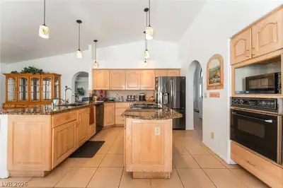 2305 Bear Valley Street Kitchen