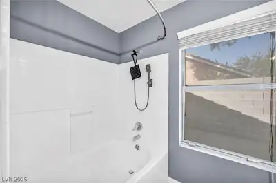 5326 Sun Meadow Court, North Las Vegas, NV 89031 Primary Bathroom