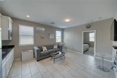 2659 Glen Valley Avenue Living Room