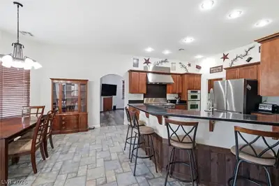3890 Oakleaf Avenue Kitchen