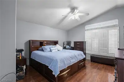 5024 Silhouette Avenue Bedroom