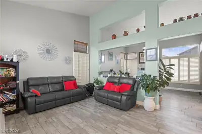 5024 Silhouette Avenue Living Room