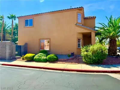 1212 Diamond Valley Street Front of Structure