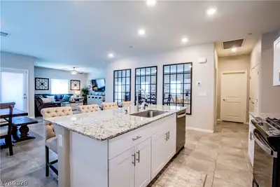 10927 Artisan Ranch Avenue Kitchen