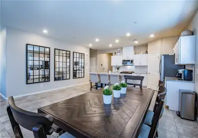 10927 Artisan Ranch Avenue Dining Area