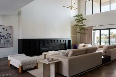5086 Scenic Ridge Drive Living Room