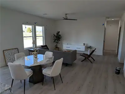 5691 Alderwood Dining Area