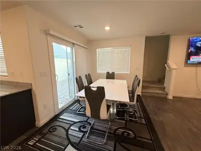 2686 Mango Light Avenue Dining Area
