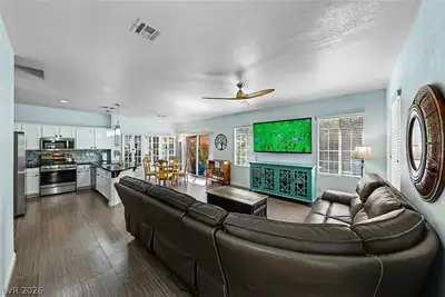675 Solitude Point Avenue Living Room