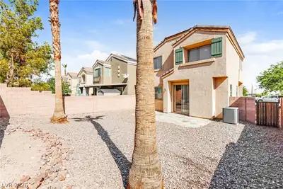 299 Red Eucalyptus Drive Yard