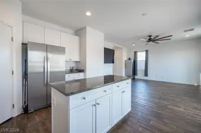 6030 Forest Archer Place Kitchen