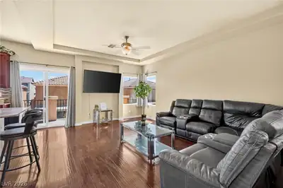 8258 Sorrel Street Living Room